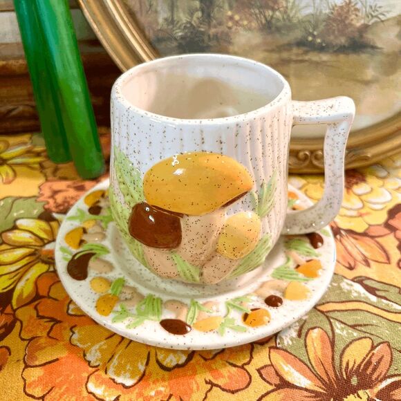 Vintage Arnel's 1970s Ceramic Pottery Magic Mushroom Mug and Saucer Set - Picture 1 of 2